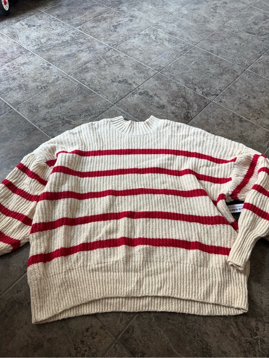 Old Navy Sweaters - 🍭Cream and Red Striped Crewneck Sweater
